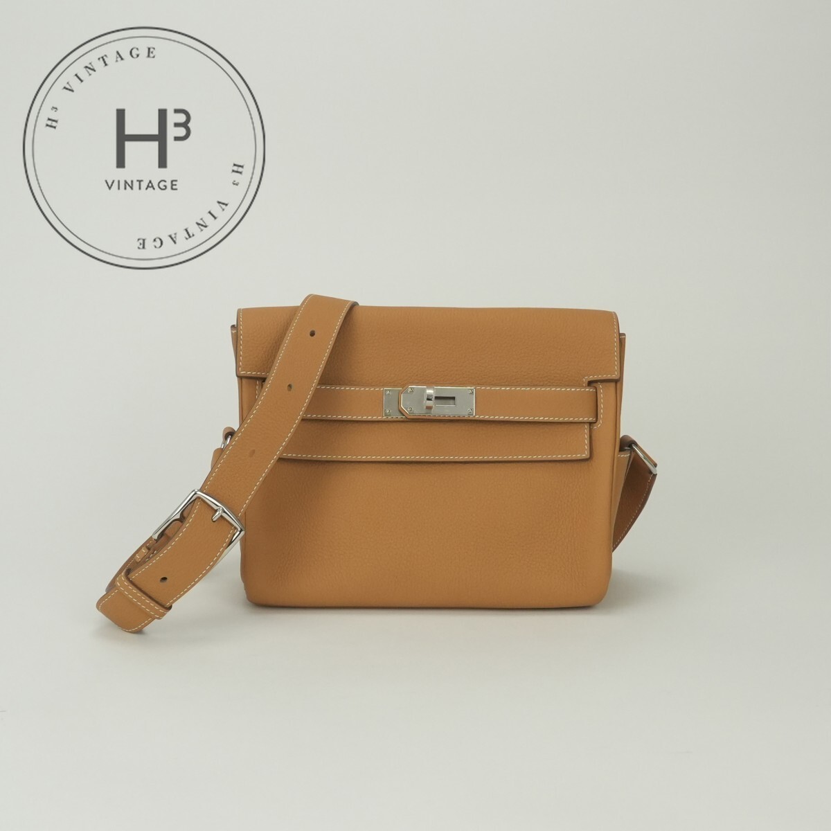 Rakuten - エルメス HERMES ケリーメッセンジャーPM ケリーメッセンジャー PM バッグ ショルダーバッグ トゴ ナチュラルサブレ Naturalsable ベージュ beige シルバー金具