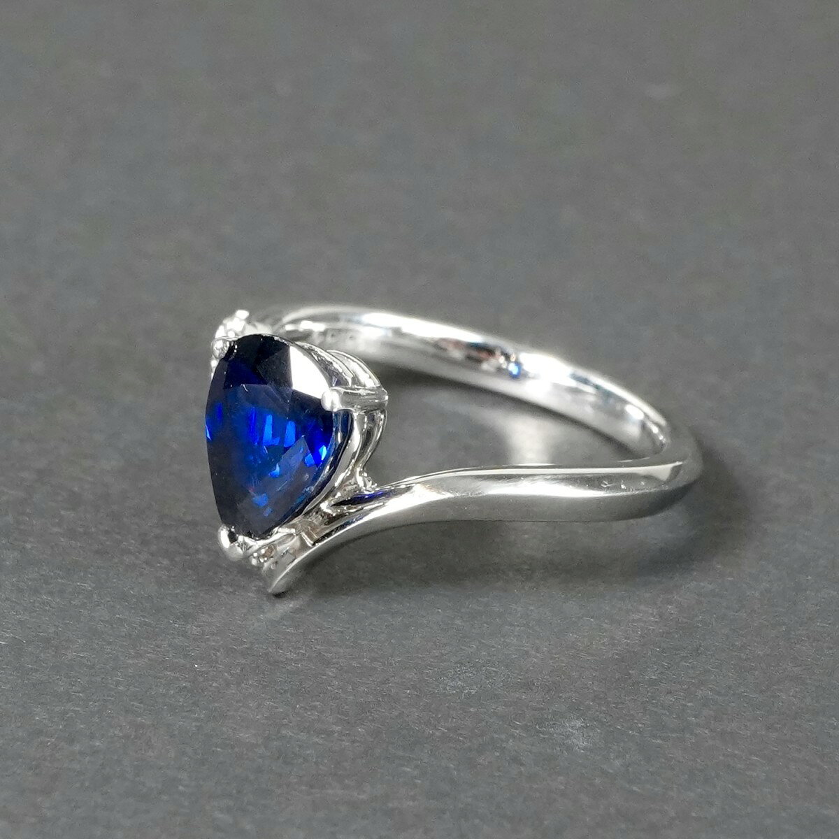 サファイア 1.967ct ダイヤモンド 0.1ct Pt950 リング 指輪 tieel-10028936 H3(エイチスリー)楽天市場店 サンプル画像3
