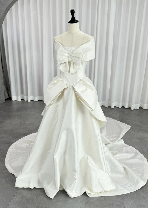 エマリーエ EMarie ダブルリボンケープカラー Aライン ウェディングドレス ホワイト 白 サテン