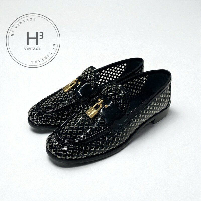 ルイヴィトン LOUIS VUITTON チェスライン モノグラム ローファー 革靴 靴 シューズ パテント ブラック..