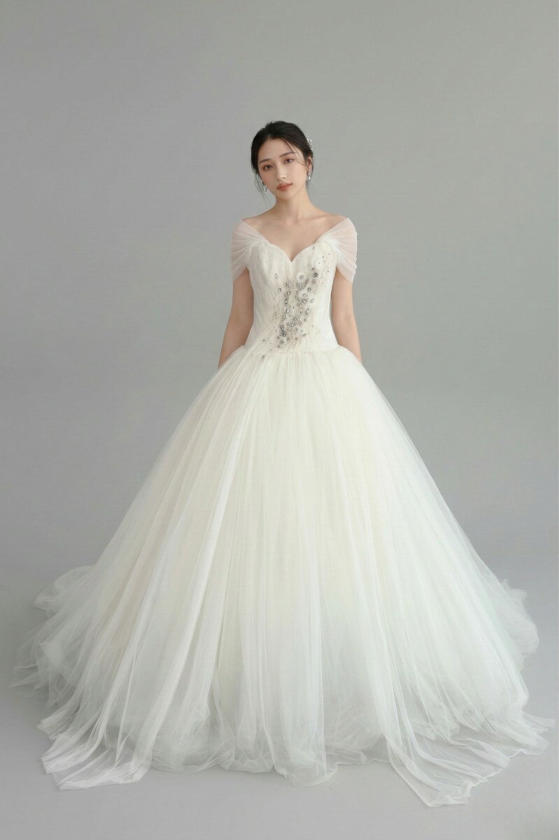 ヴェラウォン VERA WANG BRIDE リサ Lisa プリンセスライン ウェディングドレス アイボリーホワイト 白 チュール　ビジュー　ボリュームスカート　オフショルダー