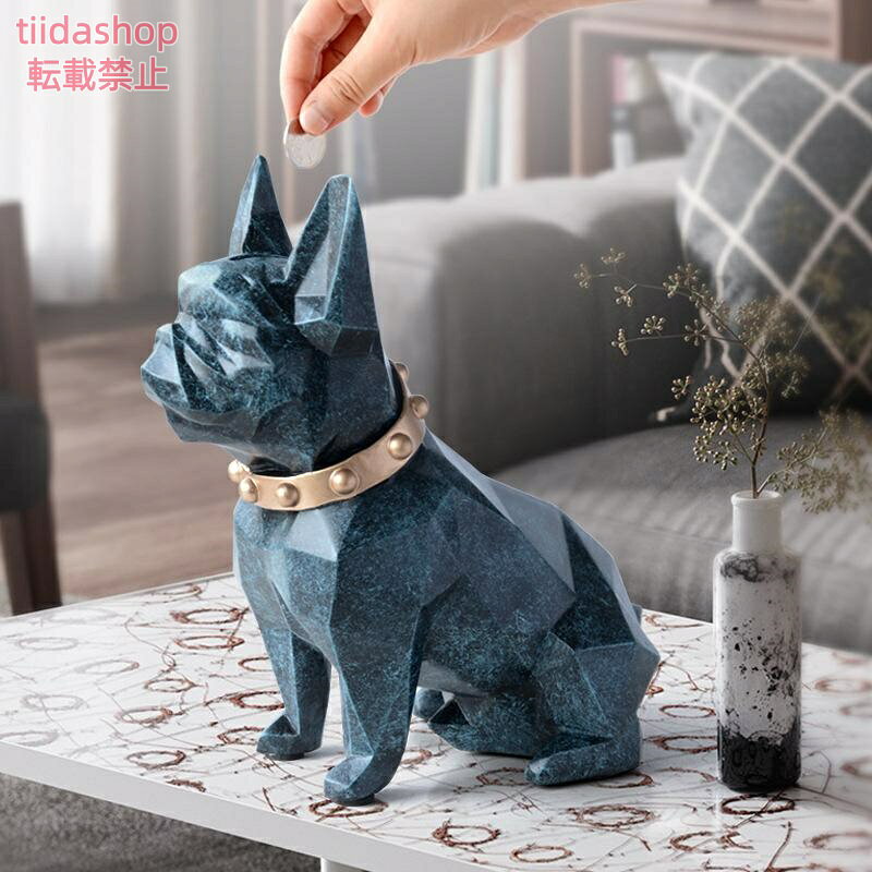 ■商品説明 かわいいフレンチブルドッグの貯金箱が登場しました！ 全6種類からお気に入りをお選びください。 この貯金箱は飾りとしても可愛いので、お部屋に飾ったり、キッチンなどで小物入れとしても使えます。 フレブルとキュートな表情が心癒されること間違いなし 大切なお金を貯めるのも楽しくなっちゃいますね。 家族や友人へのプレゼントにもおすすめです。かわいらしいフレンチブルドッグの貯金箱で、お金を貯めて更に幸せになりましょう！ ■サイズ 高さ 18.5 横 19.5 幅 9.5 ■重さ 0.85kg ■素材 合成樹脂 ・注文後の商品を発注しますので、発注後のキャンセルは、お断りさせていただいてます。