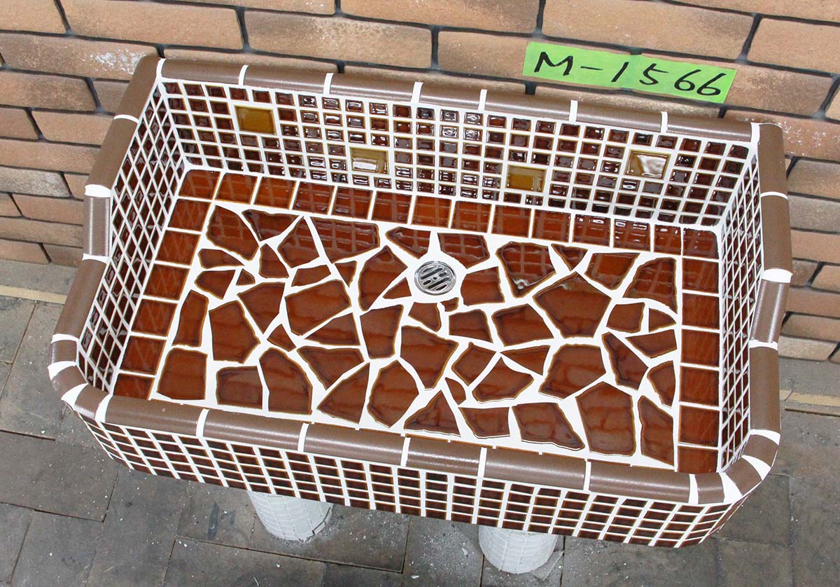 【全品P5倍+10%OFFクーポン 11/14〜16】ガーデンシンク タイル 流し台 昭和レトロ モザイクタイル張り MサイズM-1566手作りガーデンシンク タイル流し台 エクステリア お洒落 老人ホームなどにも大好評です