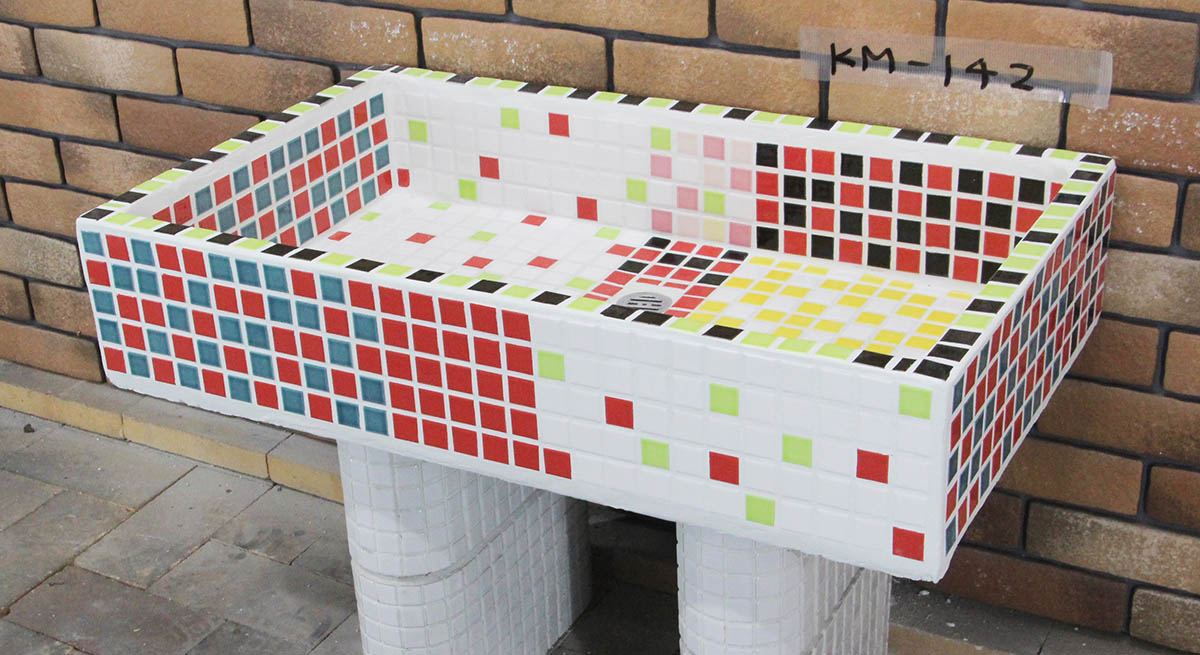 【全品P10倍+30%OFFクーポン 4/4〜10】ガーデンシンク タイル 流し台 昭和レトロ モザイクタイル張り KMシリーズ KM-142手作りガーデンシンク インテリア お洒落 老人ホームなどにも大好評です