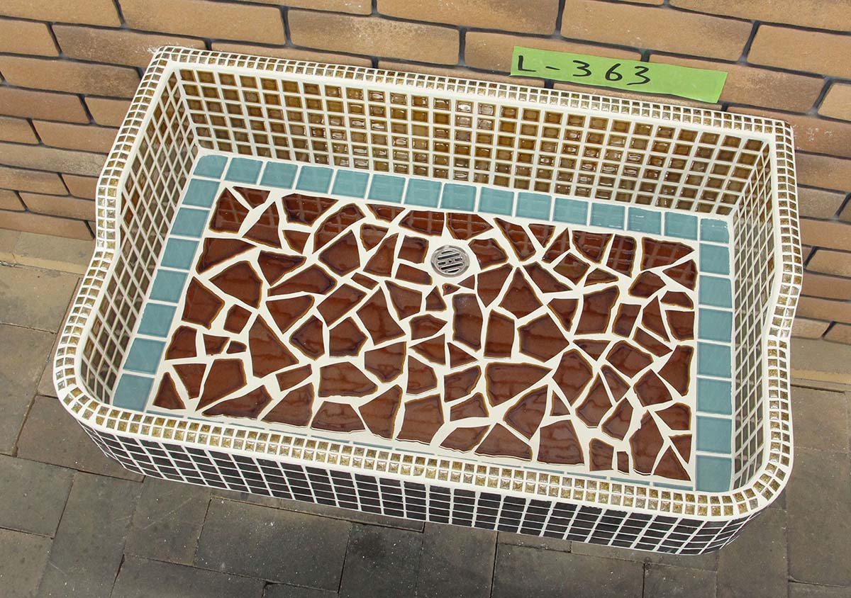 【全品P5倍+10%OFFクーポン 11/14〜16】ガーデンシンク タイル 流し台 昭和レトロ モザイクタイル張り Lサイズ-363 手作りガーデンシンク タイル流し台 エクステリア お洒落 老人ホームなどにも大好評です