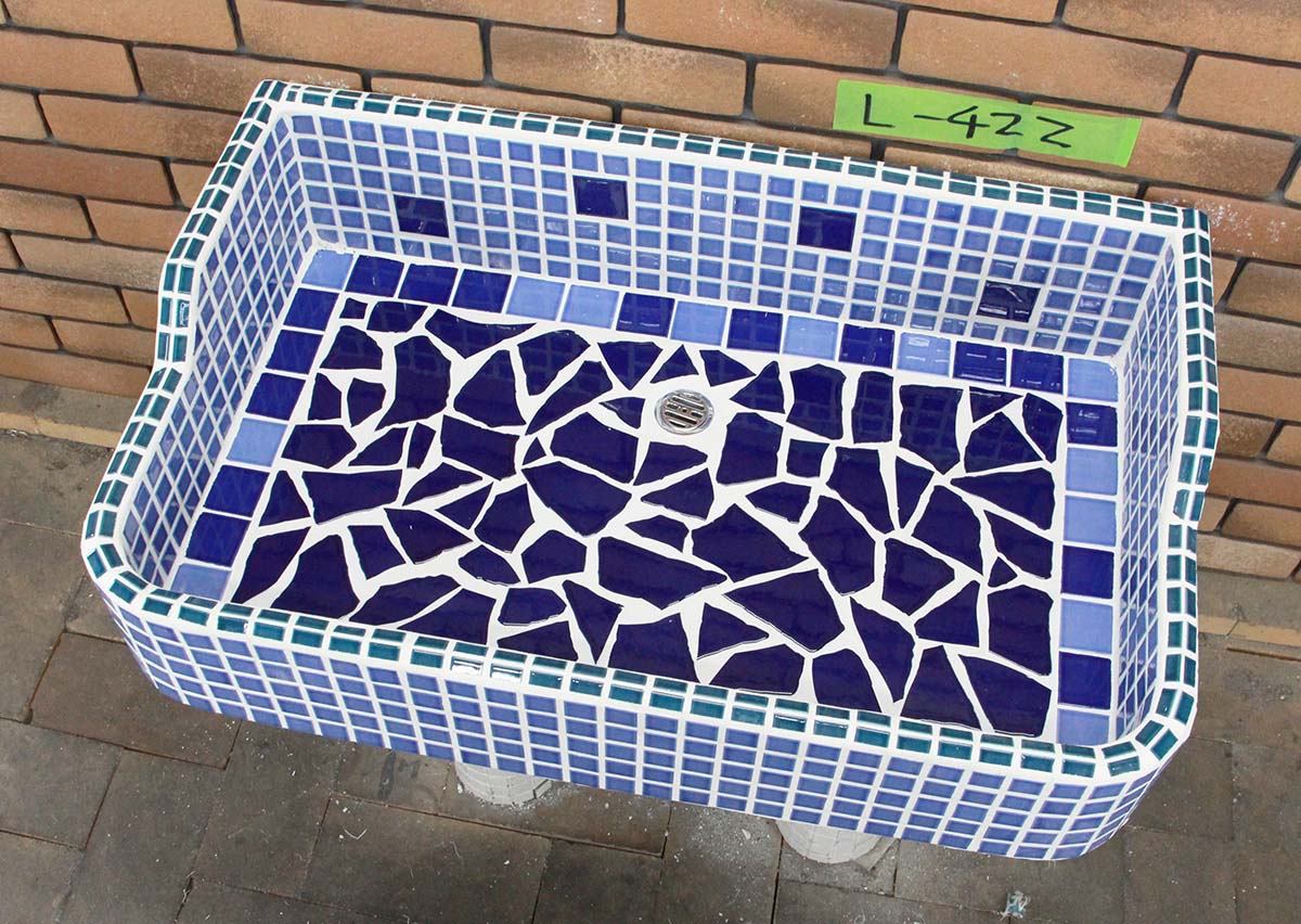 【全品P5倍+10%OFFクーポン 11/14〜16】ガーデンシンク タイル 流し台 昭和レトロ モザイクタイル張り Lサイズ-422 手作りガーデンシンク タイル流し台 エクステリア お洒落 老人ホームなどにも大好評です