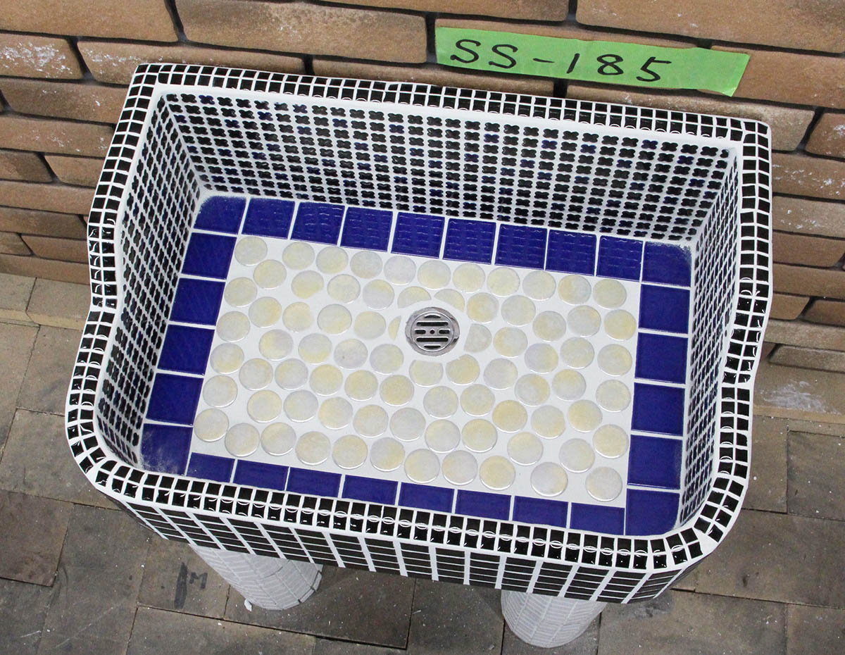 【全品P5倍+10%OFFクーポン 11/14〜16】ガーデンシンク タイル 流し台 昭和レトロ モザイクタイル張り SSサイズSS-185 手作りガーデンシング タイル流し台 エクステリア お洒落 老人ホームなどにも大好評です