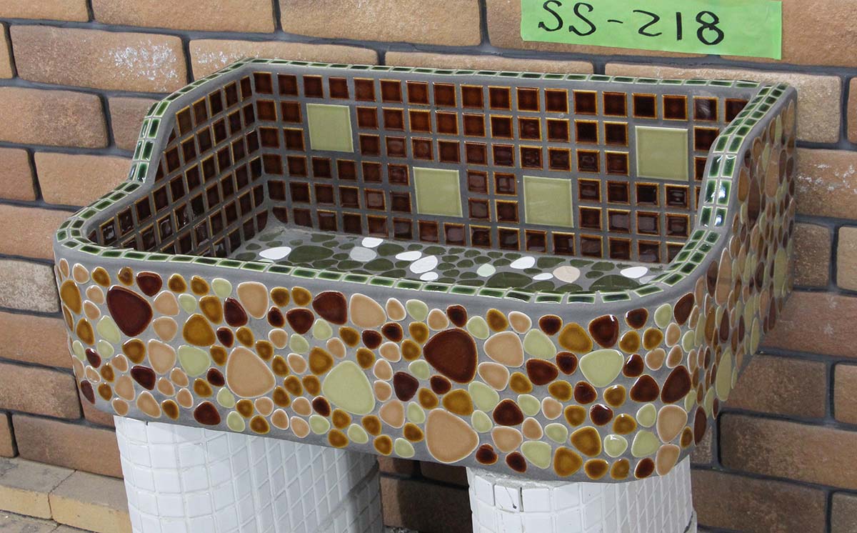 ガーデンシンク タイル 流し台 昭和レトロ モザイクタイル張り SSサイズSS-218手作りガーデンシング タイル流し台 エクステリア お洒落 老人ホームなどにも大好評です