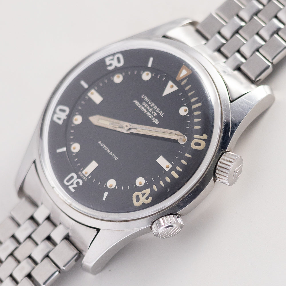 TIMEANAGRAMのUNIVERSAL GENEVE POLEROUTER SUB MK3 Ref.20369 Mega Fat Kissing Font inner Bezel【自動巻き】【ヴィンテージ時計】｜アングル3