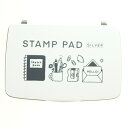 　商品名・STAMP PAD シルバー詳細・種類 ：スタンプ・品番 ：62422_01spe-s02・サイズ ：・・メーカー名 ：SANBY / サンビー・特長・消しゴムはんこ作家、イラストレーターであるericさんのイラストが目を引くスタンプパッドです。・かわいいデザインなのに_1秒で乾く「速乾性」を持った本格仕様です。・詳細情報スペック・インク色シルバー・本体サイズ（約）幅11×奥7.8×高1.6cm・・メーカー希望小売価格はメーカーカタログに基づいて掲載しています・↑かわいくて繊細なワッペンで手帳をデコ★↑↑お家時間をゆっくり過ごそう↑おすすめ商品インナーキャリングXS1,550yenインナーキャリングS1,650yenインナーキャリングM1,980yenB6カバー2,700yenA5カバー3,700yenレシートホルダーパヴォ700yenレシートホルダームーミン1,100yen春夏秋冬シール150yen↑当店限定★デニム&藍染め手帳&ラコニックコラボ↑↑当店限定★オリジナルシステム手帳はこちら↑・カテゴリー ・分類 ：スタンプ>スタンプ台>スタンプパット・分類 ：サイズで探す>スタンプ>・・分類 ：ブランド名で探す>サンビー(SANBY)>スタンプ・分類 ：デザインで探す>スタンプ>スタンプ台\スタンプパット