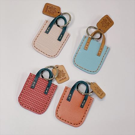 【送料無料】レザーキーホルダー 可愛い バッグ デザイン チャームキーホルダー革 レザーキーホルダー おしゃれ プレゼント ギフト 誕生日 お祝い バッグキーホ...
