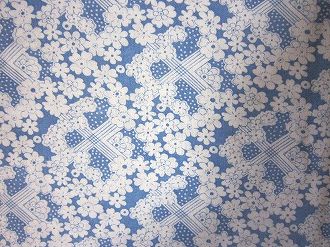 フィードサック　ブルー地白いお花　（1/4サイズ)