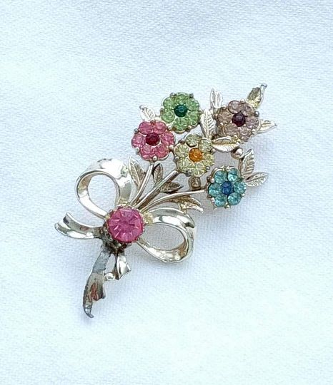 乐天商城 - ラインストーンのお花のブローチ