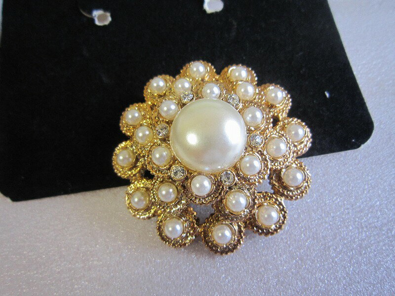 箱入り SARAH COV サラコベントリー ドーム型パールのブローチ Moonlight ムーンライト