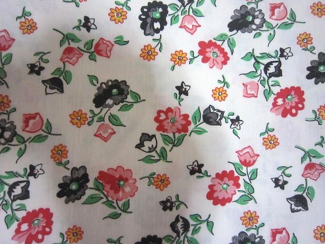 フィードサック 白地赤オレンジ黒小花　（1/16サイズ)