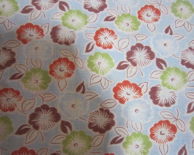 フィードサック 　薄ブルー地お花　（1/4サイズ)