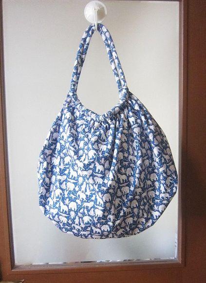 新品 ハンドメイド　リバティ　丸ショルダーバッグ　11号帆布　ブルー　アニマル 国産生地