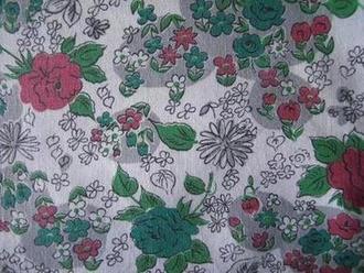 フィードサック 　白地緑赤薔薇と小花　(1/16サイズ)