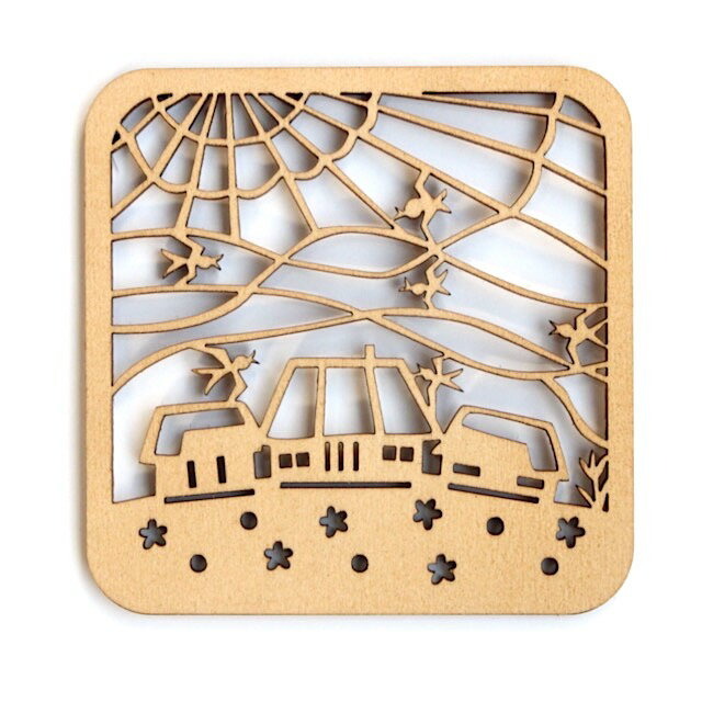 リトアニア製　木製コースター　スクエア《ツバメ》