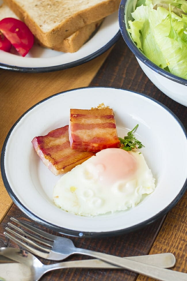 印度琺瑯 アンティーク調のホーロー エッグプレート 19cm / ほうろう エナメル キャンプ 朝食 ホーロー容器 食器 調理器具特集 通販 アジア アジアン食品 エスニック食材 食材【レビューで500円クーポン プレゼント】のサムネイル