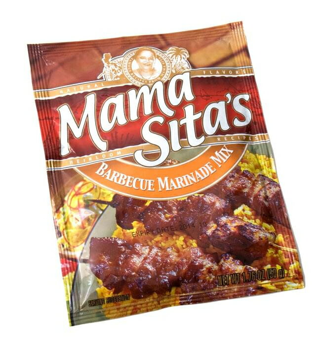 ■フィリピン料理 フィリピン風バーベキューの素 - Barbeque Marinade Mix 【MamaSita’s】の詳細 ブランドMamaSita’s(ママシッターズ)名称混合調味料原材料名にんにく、砂糖、食塩、香辛料、保存料（二酸化イオウ）、着色料（カラメル色素）内容量50g（約10串分）原産国名フィリピン保存方法直射日光、高温多湿を避け常温で保存して下さい。備考こちらの商品には、一部に日本語表記が使われている場合がございます。配送についてあす楽についてバーベキュー MamaSita's フィリピン発【MamaSita"s】シリーズから、フィリピン料理「Barbeque Marinade Mix（バーベキューマリネ）」が簡単に作れるバーベキューマリネの素です。「■調理方法 1)適当な大きさに切った肉にBarbeque Marinade Mixをまぶして揉み込む。約1時間ほど漬ける。2）炭焼または、グリルで焼いていただく。