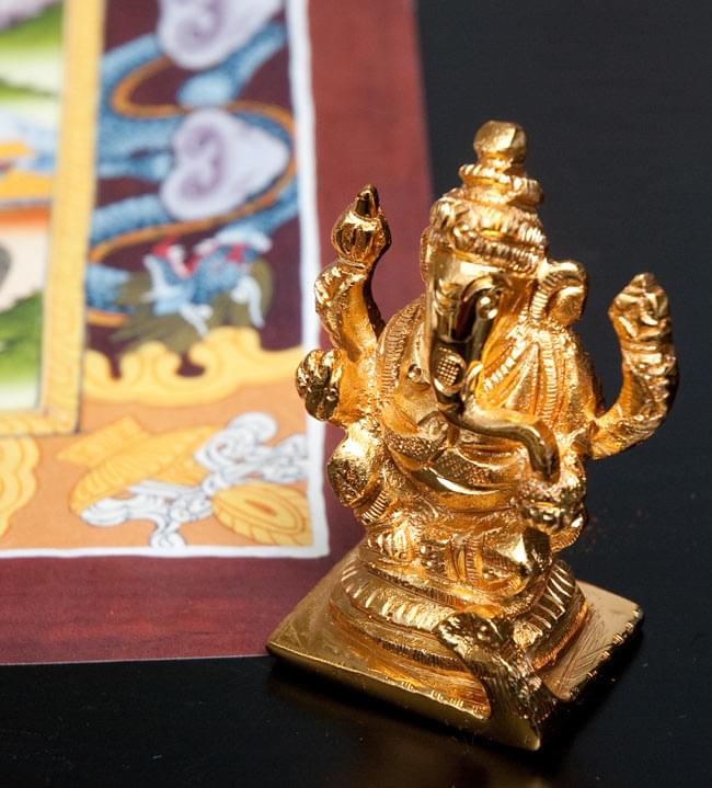 輝くゴールデンガネーシャ像【5.6cm】 / 神様像 インドの神様像 置物 エスニック アジア 雑貨【レビューで500円クーポン プレゼント】 2