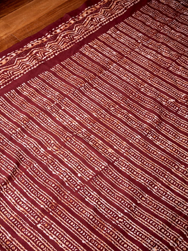 〔175cm*120cm：柄選択あり〕インドのコットンバティック 伝統ろうけつ染め布朱色 / ソファーカバー テーブルクロス ファブリック インドのバティック batik アジア エスニック【レビューで500…