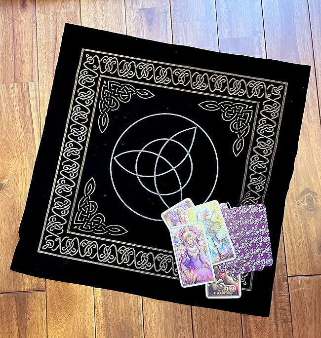 タロットテーブル クロス（ウィッカ） Tarot Table Cross (Wicca) / オラクルカード 占い カード占い ルノルマン レノルマン Lenorman ダウジング ペンジュラム タロットカード スピリチュアル ヒーリング インド アジア エスニック 雑貨