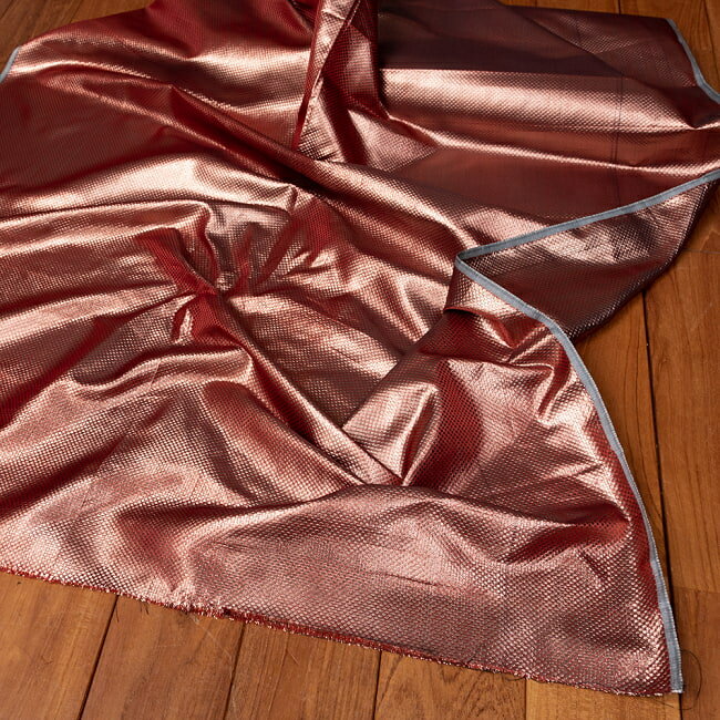 〔1m単位切り売り〕インドの伝統模様布〔約108cm〕カッパー系 / 商用利用可 キラキラ布 豪華な布 テーブルクロス おしゃれ 計り売り布 生地 アジア布 手芸 アジアン 計り売りの布 ファブリック エスニック