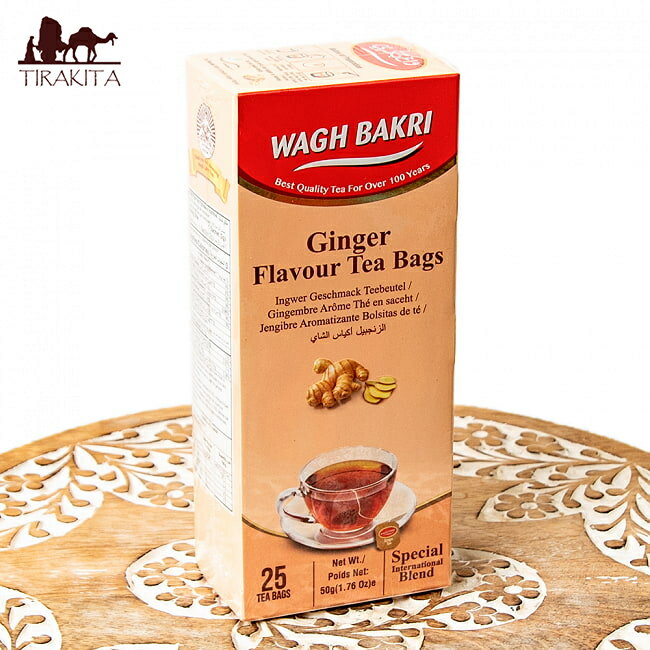 ■【WAGH BAKRI】ジンジャー フレーバー ティー ティーバッグ Ginger Flavour Tea Bagsの詳細 ブランドWagh Bakri(ワグバクリ)原材料・成分紅茶/香料(生姜)名称紅茶内容量 50g（2gx25包） 注意 輸送中にケースが凹んだりしている商品もございますので予めご了承下さい。 商品サイズ約6.50cm x 16cm x 4.50cm 約75g賞味期限2025年06月30日かそれ以降の商品をお届けします配送についてあす楽についてクーポンプレゼントキャンペーンについてこちらの商品は「商品レビューで200円OFFクーポン プレゼント」キャンペーンの対象商品です。以下の画像をクリックで、キャンペーンの詳細ページをチェック！CTCパッケージ写真裏面これくらいのサイズ感です。 紅茶に生姜のフレーバーをプラスしたホッと温まるティーバッグ。寒い冬にも、暑い季節にもオススメです。 ■本場の紅茶 紅茶大国インドで圧倒的な支持を得るWagh Bakri（ワグバクリ）の紅茶が入荷しました。茶こしを使うのがちょっと面倒…という人にも便利なティーバッグタイプ。25パック入っていますのでたっぷり楽しめますね。 ■老舗の中の老舗 ワグバクリは100年をゆうに超える歴史的な紅茶会社で、インドでもトップクラスの規模を誇っています。特にマサラチャイはふんだんにスパイスを用い、インドの紅茶文化を体現するブランドとして厚い信頼を国内外から得ています。