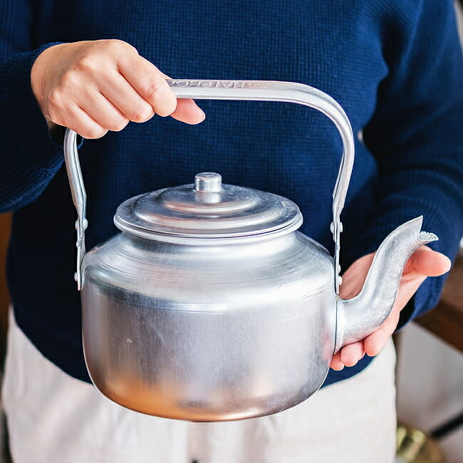 〔容量:約3L〕ベトナムのレトロなアルミやかん たっぷり沸かせて昔ながらのフォルム 素朴なアルミの風合い / ベトナム料理 ベトナムやかん 大容量やかん レトロ...