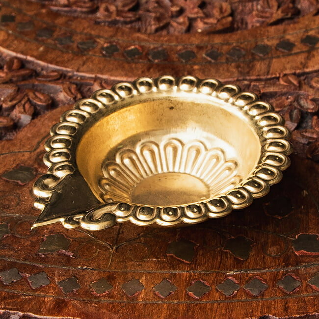 ディワリ オイルランプ diya 直径：6.3cm / ディヤ お香たて 灯心 礼拝用品 インド お香立て インセン..