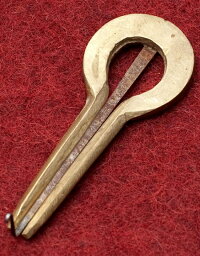 【送料無料】 ネパールの真鍮製口琴 円形 約7.5cm / 楽器 jew＆#039;s harp jaw 民族楽器 インド楽器 エスニック楽器 ヒーリング楽器