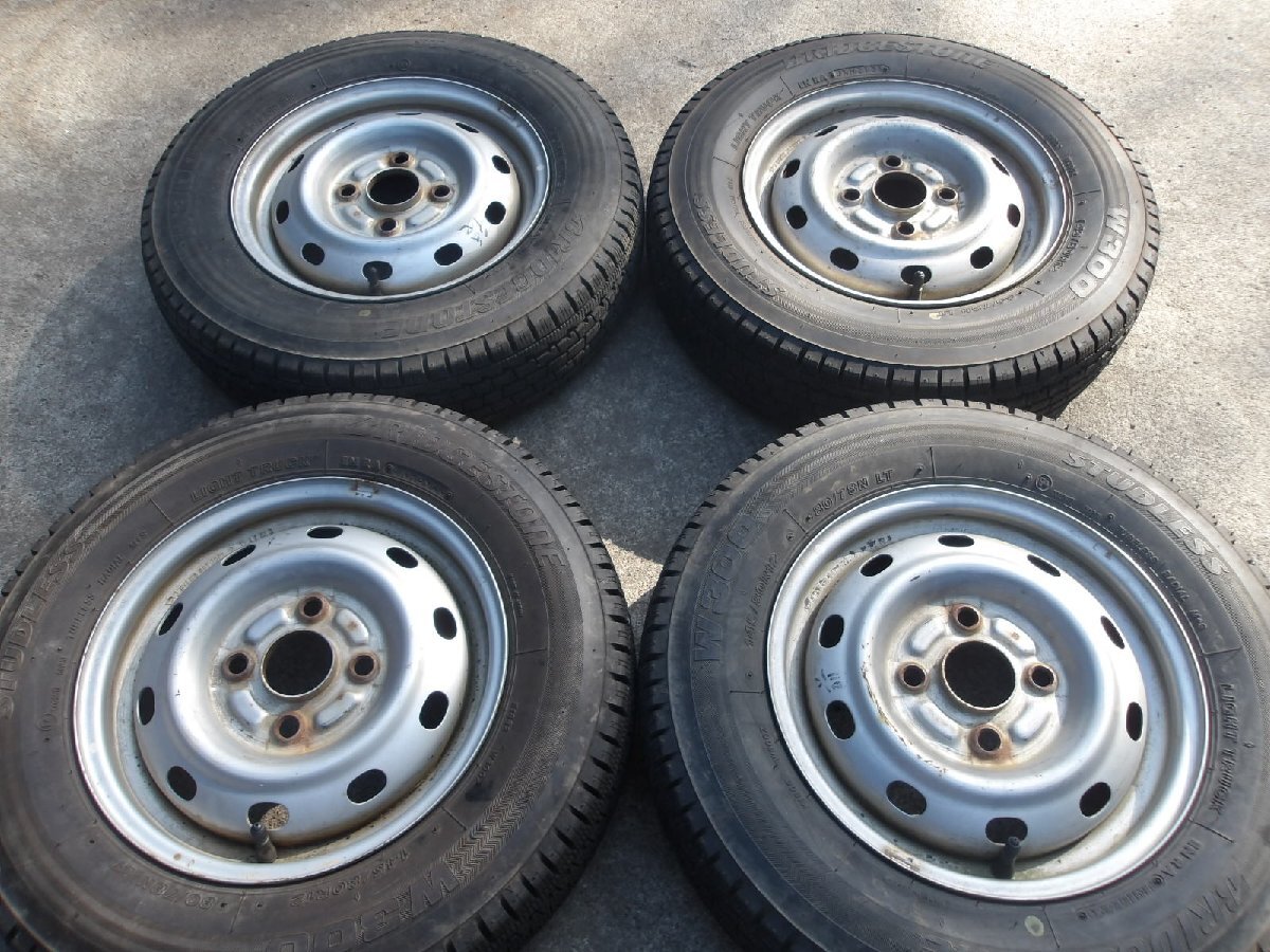 M256-ソ1 【中古】{送料無料} 145/80R12 冬4本セット スタッドレス LT 80/78N 145/80-12 145-80-12 ブリヂストン W300 12インチ鉄ホイール ダイハツ