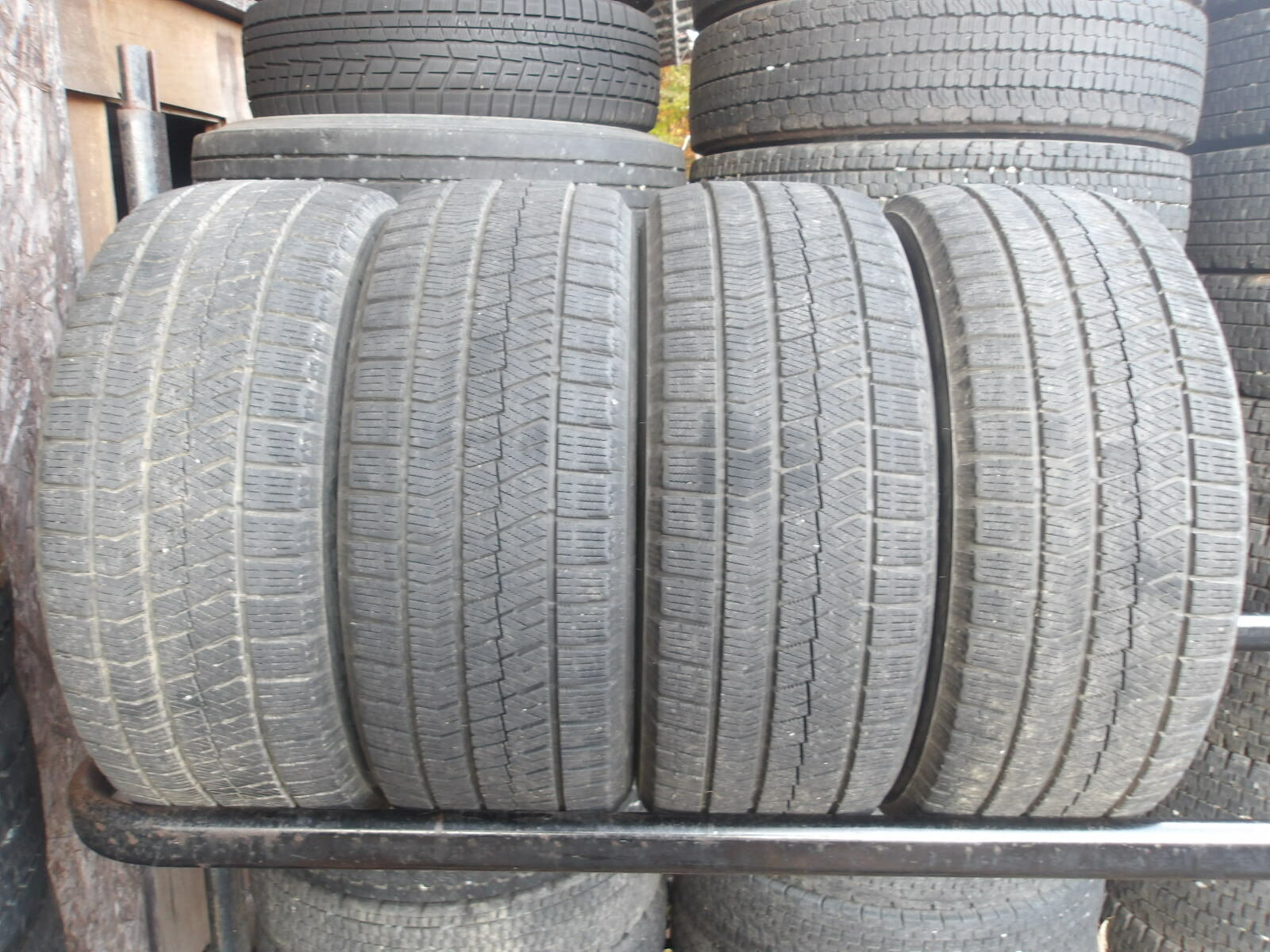 P947-ソ1 【中古】{送料無料} 205/50R16 冬4本セット スタッドレス 87Q 205/50-16 205-50-16 ブリヂストン ブリザック VRX2