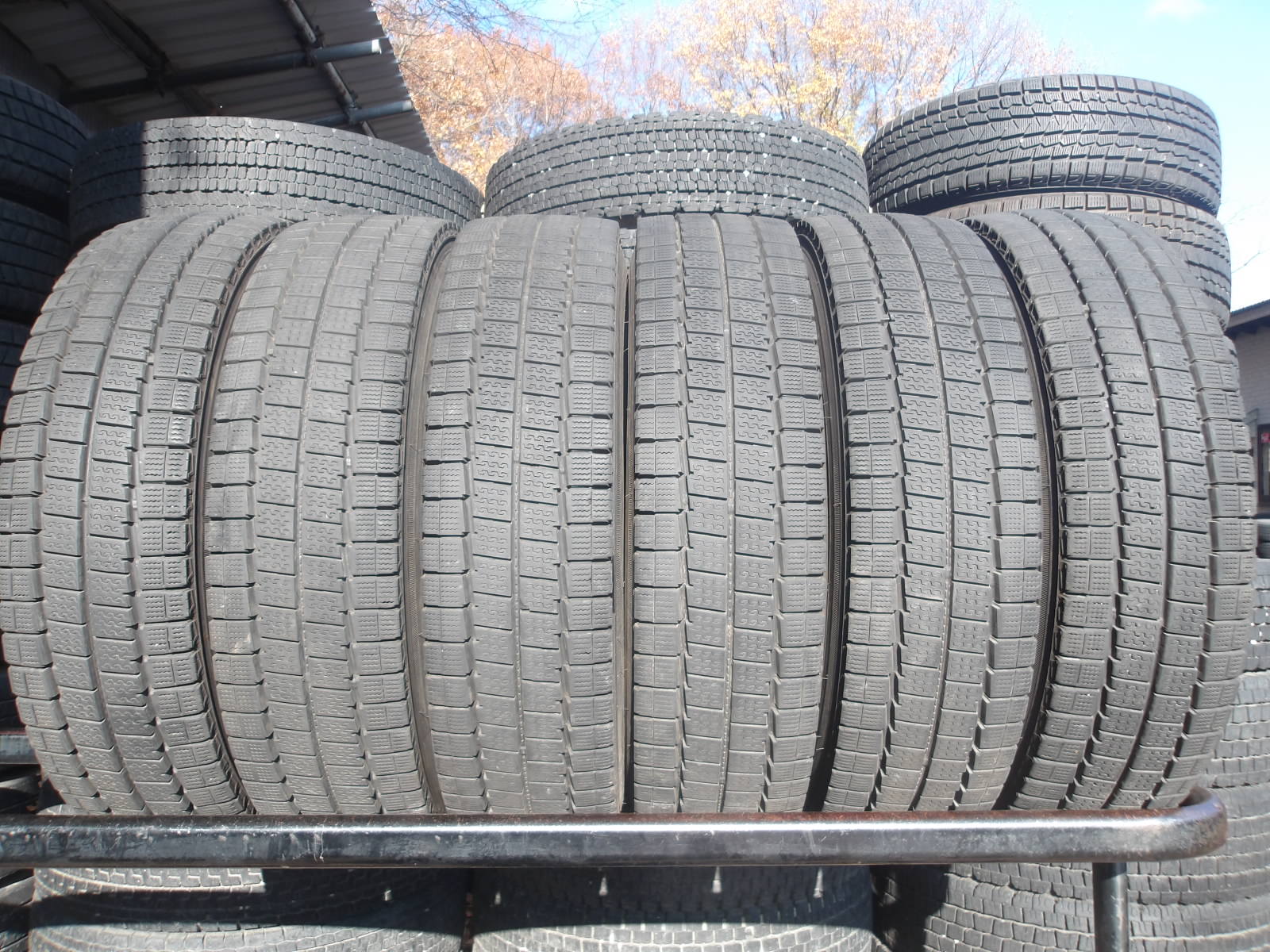 Q77-5 【中古】{送料無料} 205/85R16 冬6本セット スタッドレス LT 117/115N 205/85-16 205-85-16 ダンロップ ウィンターマックス LV01 チューブレス