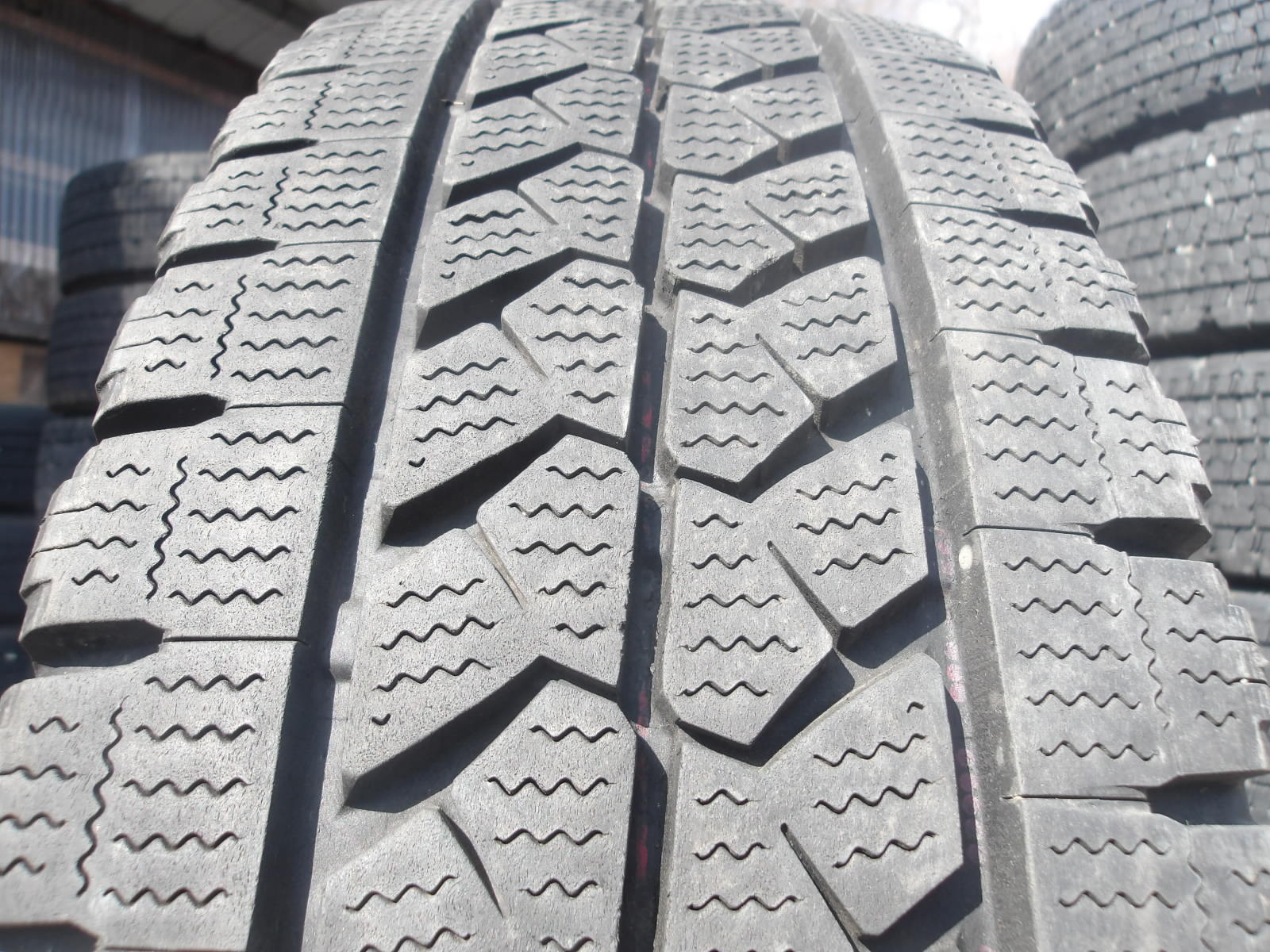 楽天市場】ブリヂストン ブリザック w979 215/70r17.5 118 楽天市場】ブリヂストン ブリザック w979 215/70r17.5 118