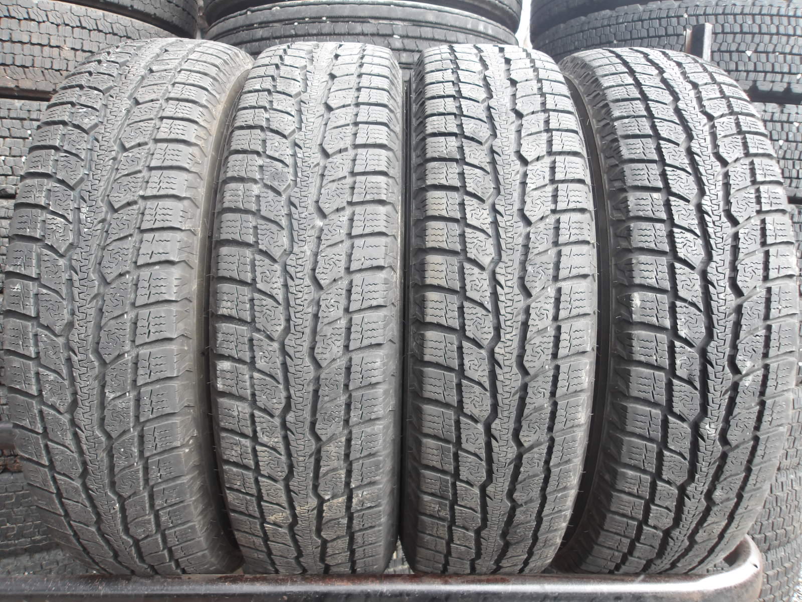 楽天市場】175/80R16 スタッドレス(ブランドトーヨータイヤ 楽天市場】175/80R16 スタッドレス(ブランドトーヨータイヤ