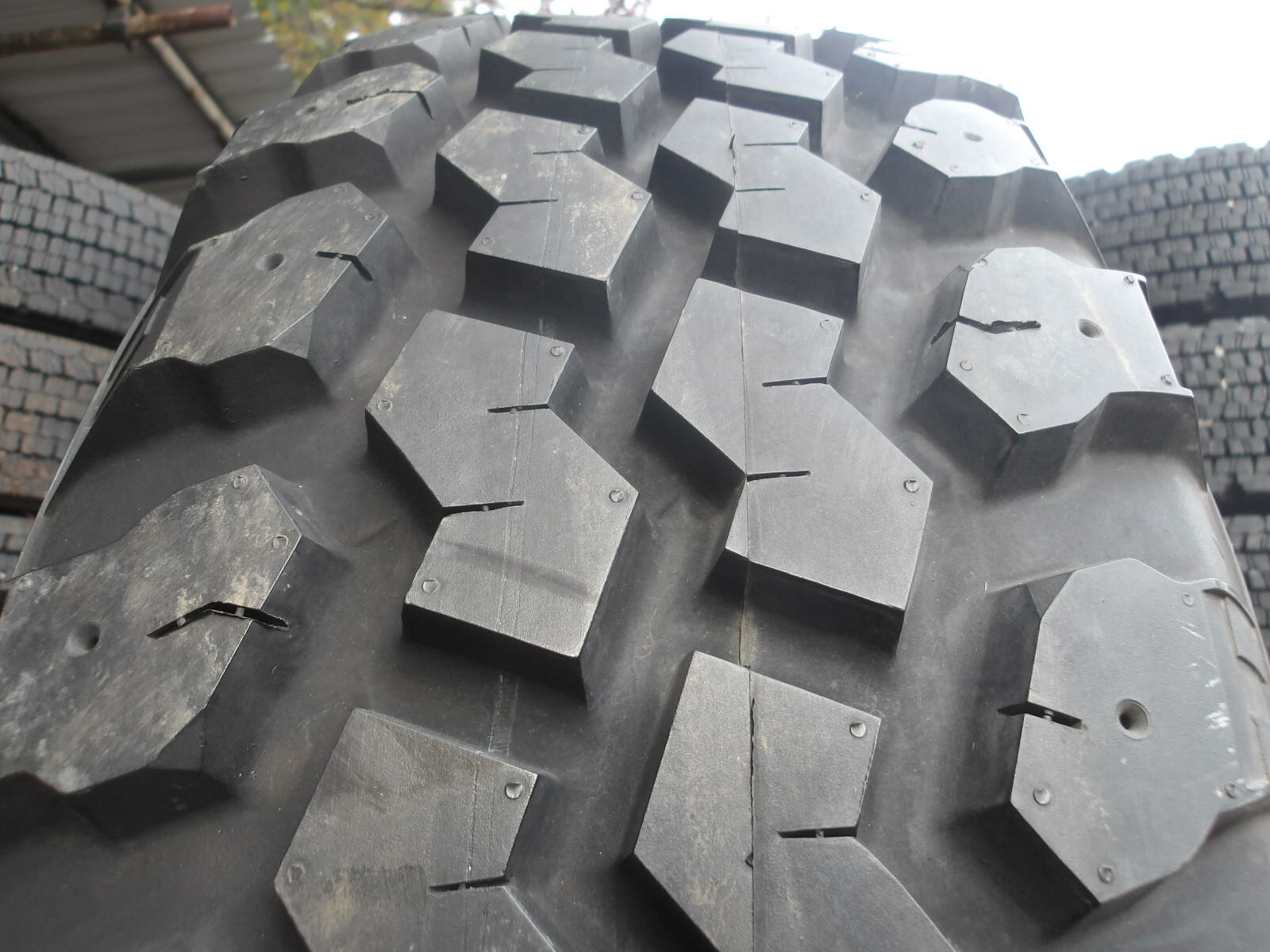 N449-8 ほぼ未使用 【中古】{送料無料} LT 265/70R17 夏1本 サマータイヤ 112/109Q 6PR 265-70R17 265-..