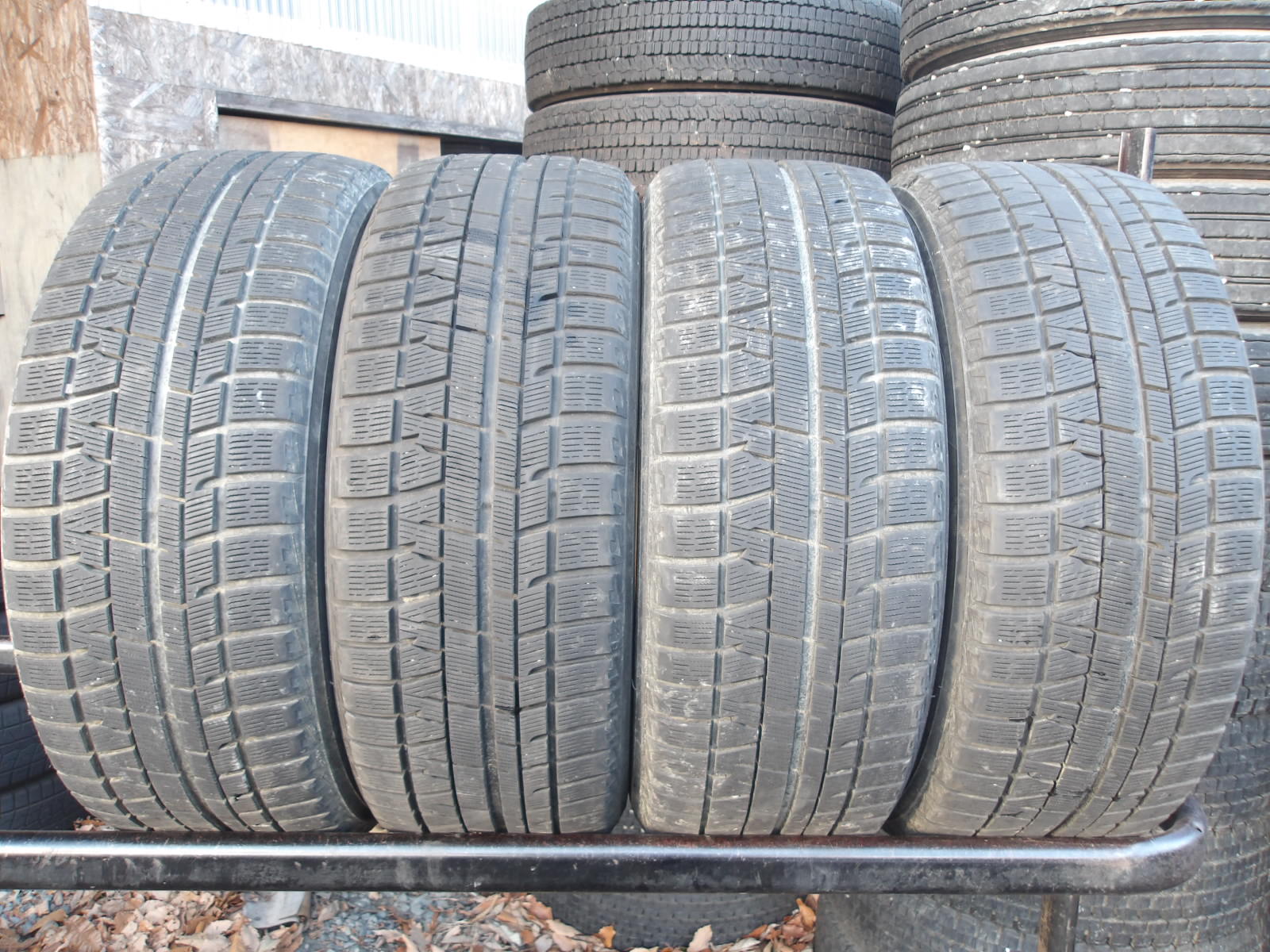 楽天市場】225/55R17(ブランドヨコハマ)(スタッドレスタイヤ 楽天市場】225/55R17(ブランドヨコハマ)(スタッドレスタイヤ