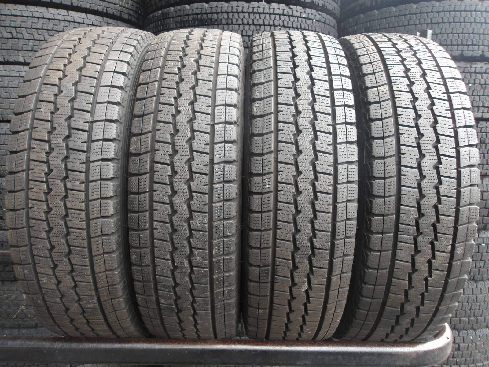 送料込21年製195/80R15 107/105NLTダンロップEcopIa4本 楽天市場】195／80r15 107／105l ダンロップ 4本の通販