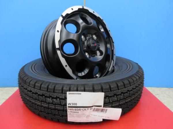 【15日限定!抽選で最大100％Pバック!】TREAD VENES SUV(GBK/RP)12x4.0B+42 4H-100＆BS W300 145/80R12 80/78N 新品4本セット N-VAN アクティ クリッパー NV100 エブリィバン キャリィ スクラム サンバー ハイゼットジャンボ 等に 鴻巣