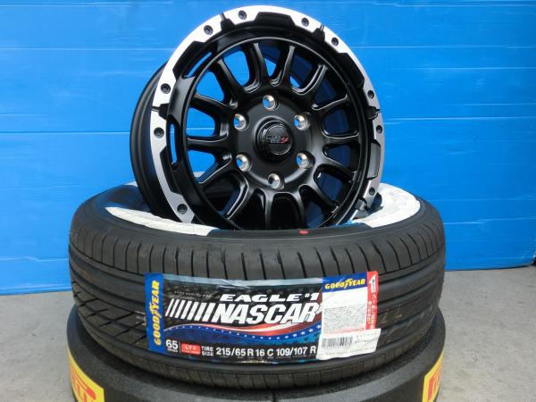 200系 ハイエース 16インチ 新品 4本 グッドイヤー NASCAR 215/65R16 109/107R + VENES SUV M7 BR EAGLE 夏タイヤ 貨物 バン TRH200 KDH200 GDH206 TRH214 ナスカー ホワイトレター 岡崎