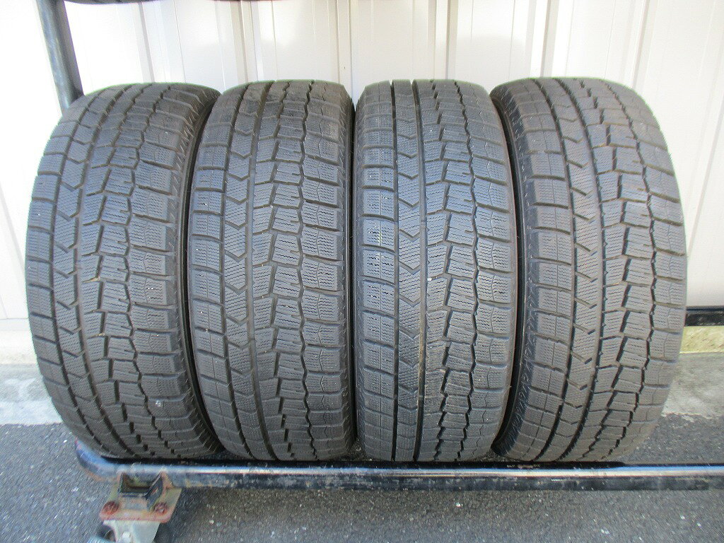 ■商品情報 【商品名】 ★☆205/55R16 91Q ダンロップ WINTER MAXX WM02 スタッドレス 4本 送料込 T85170926☆★インボイス領収書発行可能 【商品説明】 ・DUNLOP WINTER MAXX WM02 ・ダンロップ ウィンターマックス ・スタッドレス ・サイズ：205/55R16 91Q ・8分山(写真にて判断をお願い致します) ・4本セット ・極上品 ・エア漏れチェック済み ・製造は2023年製3本,2024年製1本です。 ■注意事項・発送詳細 【注意事項】 新品ではないのでその点はご了承ください。 完璧な商品をお求めの方はご遠慮ください。 マッチング等、御使用に関しては、購入者様で確認お願い致します。 あくまで中古品ということを理解していただける方のみのご購入で宜しくお願い致します。 【発送詳細】 送料無料 （沖縄、離島別途お問い合わせください） ■商品ランク 【タイヤ】 B 走行距離・偏摩耗の少ない劣化のほとんどない中古品