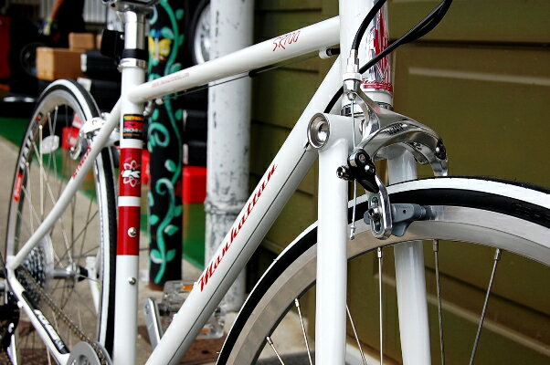 楽天市場 Manhattan マンハッタン マンハッタンバイクストリートロードバイク Sr700 Xsサイズ カラー Pearl White タイヤマート２４ 楽天市場店