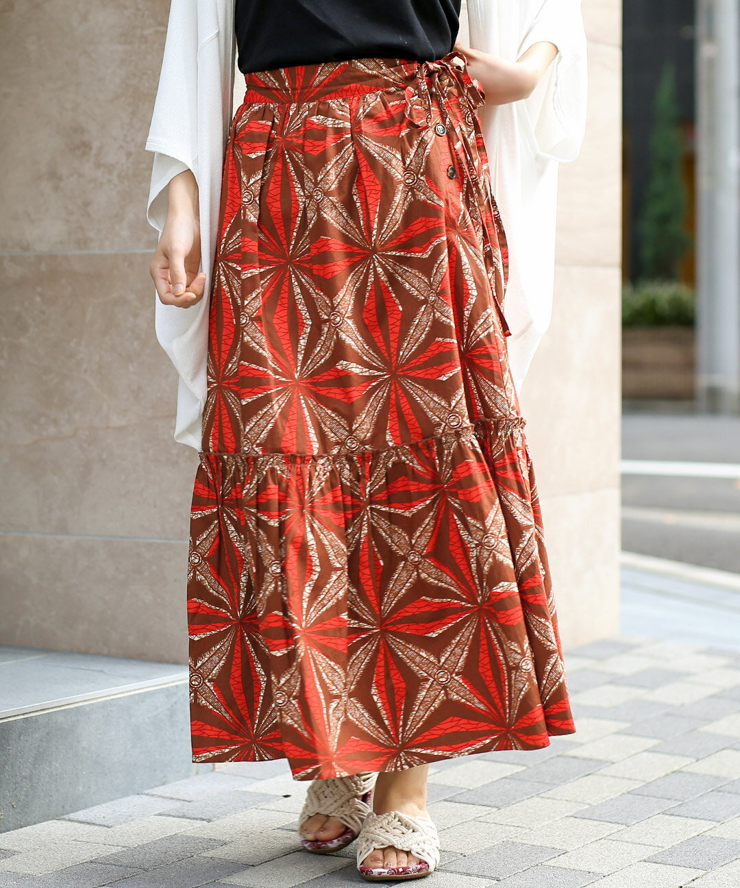 【30％OFF★SALE】 ティアードスカート ロングスカート ボトムス レディース 春 夏 ロング丈 アフリカン 総柄 幾何学柄 幾何学模様 綿100％ コットン ウエストゴム 裏地付き 2way ブルー レッド エスニック チチカカ TITICACA ／ ジオメトリーバティックスカート lsjcb122