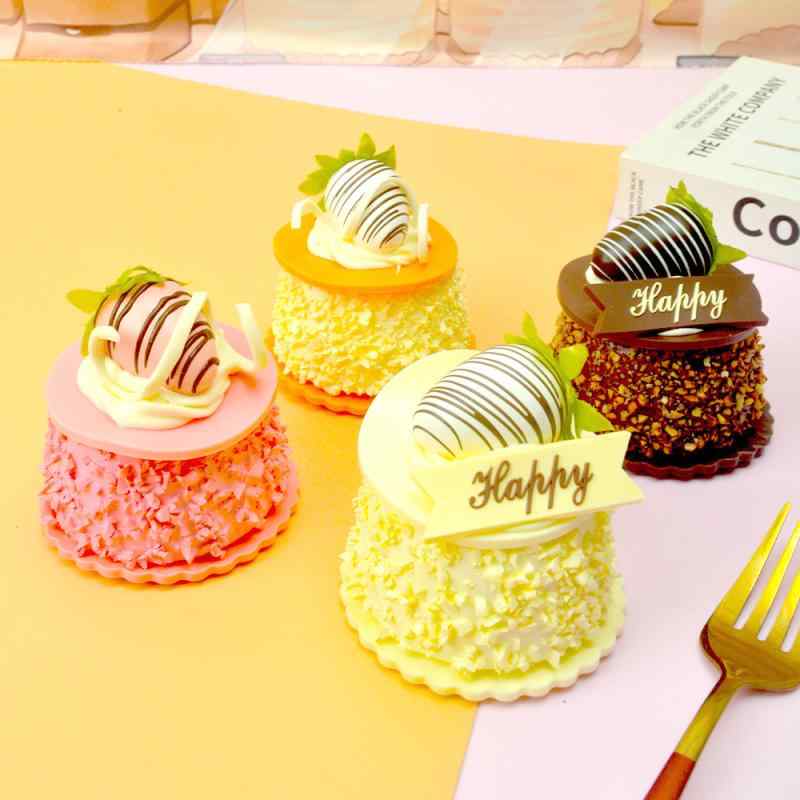 其它 - 食品サンプル チョコレート ムースケーキ 冷蔵庫マグネット 本物そっくり クリスピー レイヤー PU製 インテリア ディスプレイ 飾り デスク ショーケース 撮影小道具 ピンク オレンジ ブラウン ベージュ 4色セット