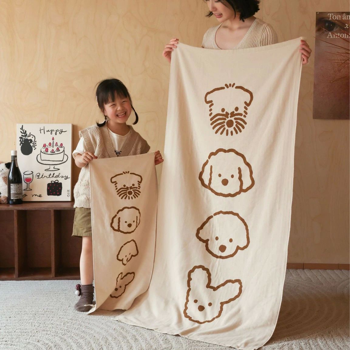 -高品質の材料:この新しいタイプのAガーゼタオルは超柔吸水材質で作られて、すばやく水分を吸収することができて、さらさら快適を保ちます。-キャラクターの犬の図案:タオルにはかわいいキャラクターの犬の図案が印刷されていて、子供に喜びと趣味を持ってきて、お風呂の時の楽しみを増加します。-サイズは様々で、子供用の風呂敷としても、大人用の快適バスタオルとしても使うことができ、とても実用的です。-肌にやさしい感触:タオルは肌にやさしく、肌にやさしい感触を持ってきて、毎回の入浴を更に快適にします。-長持ちして変形しない:耐洗耐久、変形しにくい、長持ちして、1種の品質の信頼できる家庭入浴用品です。商品説明:この新しいタイプAガーゼタオルは、吸水性の高い素材とかわいい犬のキャラクターが多くのユーザーから愛されています。子供用の風呂敷としても、大人用の快適バスタオルとしても、お好みに合わせて楽しめます。肌にやさしい感触で、お風呂に入るたびに快適になります。また、すばやく水を吸って乾燥するので、肌がサラサラで快適になります。耐久性に優れたデザインで型崩れしにくく、長持ちします。子供から大人まで、家族の肌の健康に効果的です。おうちの中でも、旅行に行くときでも、お風呂グッズとして重宝しています。私たちの新しいタイプAガーゼタオルを購入して、より快適で健康的な入浴体験をお楽しみいただけます。-高品質の材料:この新しいタイプのAガーゼタオルは超柔吸水材質で作られて、すばやく水分を吸収することができて、さらさら快適を保ちます。-キャラクターの犬の図案:タオルにはかわいいキャラクターの犬の図案が印刷されていて、子供に喜びと趣味を持ってきて、お風呂の時の楽しみを増加します。-サイズは様々で、子供用の風呂敷としても、大人用の快適バスタオルとしても使うことができ、とても実用的です。-肌にやさしい感触:タオルは肌にやさしく、肌にやさしい感触を持ってきて、毎回の入浴を更に快適にします。-長持ちして変形しない:耐洗耐久、変形しにくい、長持ちして、1種の品質の信頼できる家庭入浴用品です。商品説明:この新しいタイプAガーゼタオルは、吸水性の高い素材とかわいい犬のキャラクターが多くのユーザーから愛されています。子供用の風呂敷としても、大人用の快適バスタオルとしても、お好みに合わせて楽しめます。肌にやさしい感触で、お風呂に入るたびに快適になります。また、すばやく水を吸って乾燥するので、肌がサラサラで快適になります。耐久性に優れたデザインで型崩れしにくく、長持ちします。子供から大人まで、家族の肌の健康に効果的です。おうちの中でも、旅行に行くときでも、お風呂グッズとして重宝しています。私たちの新しいタイプAガーゼタオルを購入して、より快適で健康的な入浴体験をお楽しみいただけます。