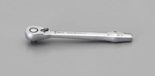 仕様：●メーカー:Wera●型番:004004●シリーズ:Zyklop(サイクロップ)●商品名:8004Aサイクロップメタルラチェット●ギア数:72歯●差込角:1/4”●全長:141mm●ロック式●左右切替式●●FODとはForeign Object Damageの略で航空機の異物混入による誤作動や損傷・破損を指します。FOD対策品のラチェットハンドルは通常品と異なり、ヘッド部の密閉をねじ止めの排除により小ねじの脱落・紛失事故を防ぐ構造になっています。商品画像に関する注意事項：●画像に数字等の情報が入っている場合は、　品番末尾が対象商品の画像となります。