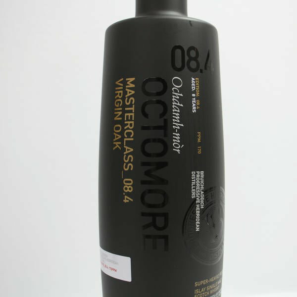 お酒専門店JOYLABのオクトモア 8年 エディション マスタークラス_08.4 ヴァージンオーク 700ml 58.7% 箱付 レアボトル 【中古】｜アングル2